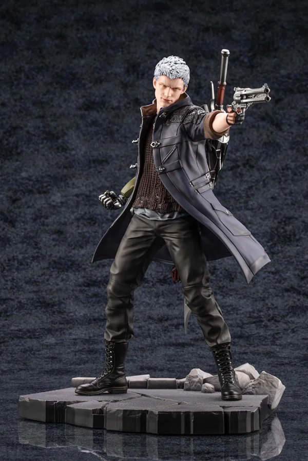 ARTFX J Nero
