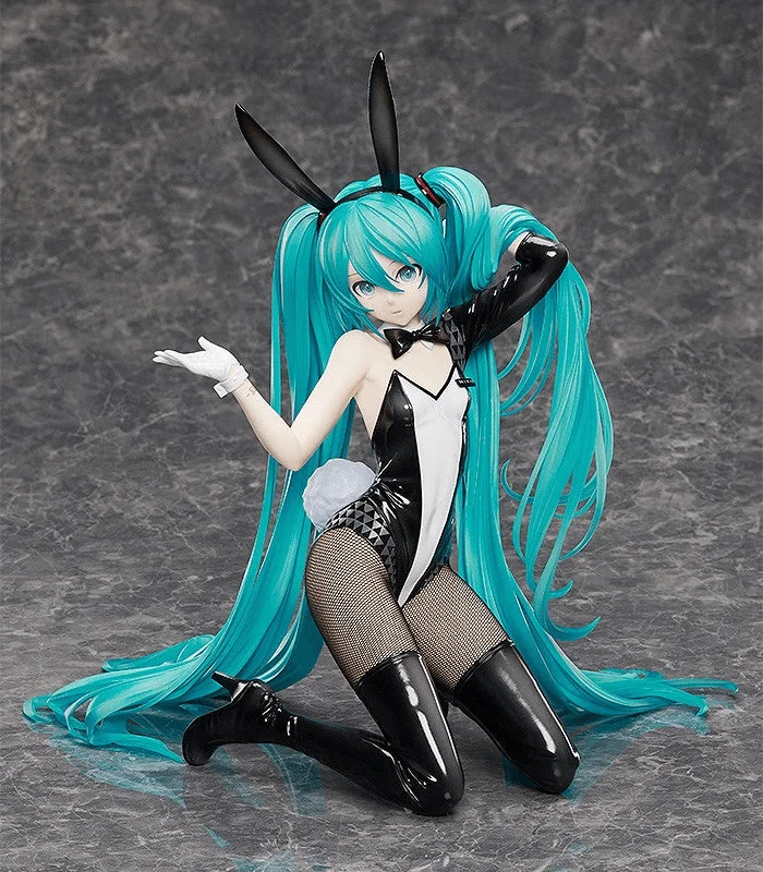 Hatsune Miku: Bunny Ver. / Art by SanMuYYB
