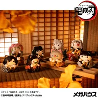 MegaHouse MEGA CAT PROJECT Demon Slayer：Kimetsu no Yaiba Demon Slayer Fortune Cats ver. 02 set【with gift】 - Demon Slayer: Kimetsu no Yaiba - photo 4