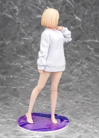 Phat! Company Chisato Nishikigi: Oversized Sweatshirt Ver. - Lycoris Recoil - photo 5