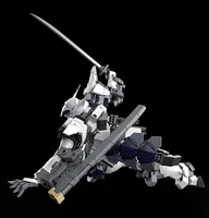 KADOKAWA KADOKAWA PLASTIC MODEL SERIES Full Metal Panic! Family 1/48 Azure Raven with Type 10 Modified Monomolecular Blade Plated Ver. + Special Display Base Designed by Kanetake Ebikawa - Full Metal Panic! - photo 7