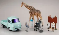 KAIYODO [KAIYODO] [UNPAINTED] ARTPLA tourists and giraffe set - Scale Kits - photo 3