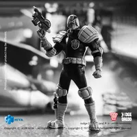 HIYA TOYS 1/12 Scale 6 Inch JUDGE DREDD Judge Dredd Black&White Ver. Action Figure - JUDGE DREDD - photo 4